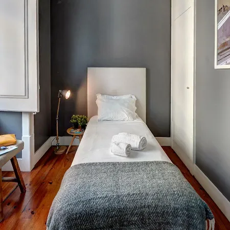 Canaan Boutique Fanqueiros 114 By Get Your